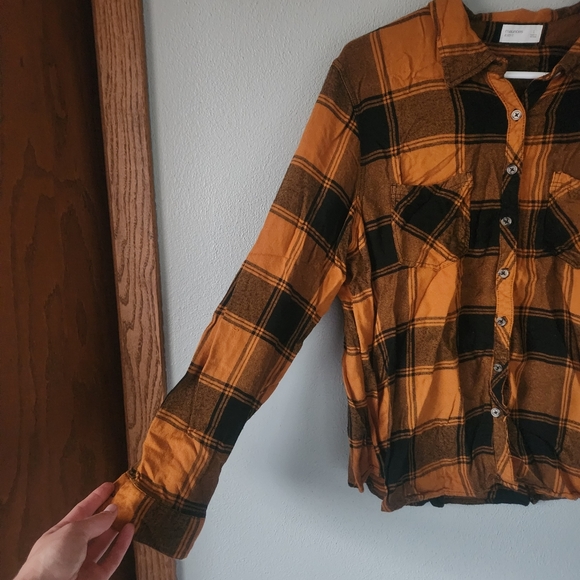 Maurices Women's Orange and Black Plaid Button-Down Shirt - Picture 3 of 10